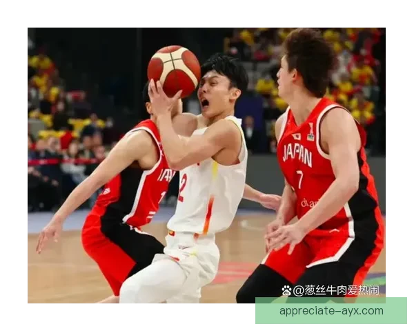 中国男篮逆转日本队晋级亚洲杯四强创历史激战末节上演精彩对决再