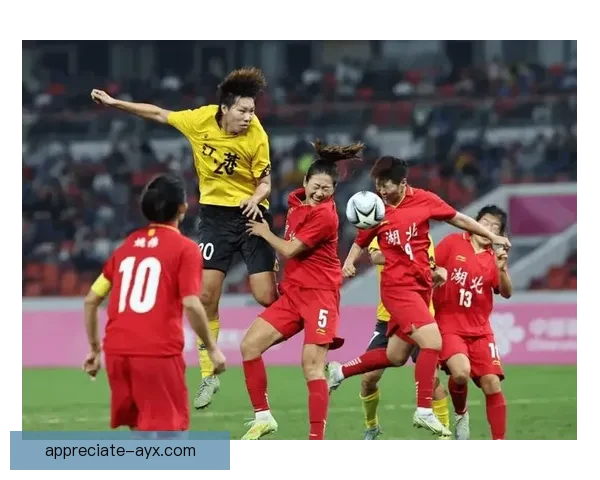 新赛季焦点对决点燃球迷热情国家队与劲旅赛场争锋引发全国关注 新赛季焦点对决点燃球迷热情国家队与劲旅赛场争锋引发全国关注