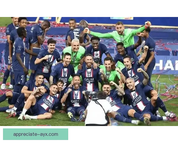 巴黎圣日耳曼引援新动向球员调整阵容备战下赛季比赛