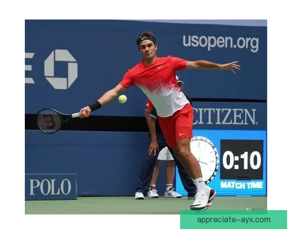 网球大师赛精彩纷呈 费德勒复出首战击败对手展现王者风范