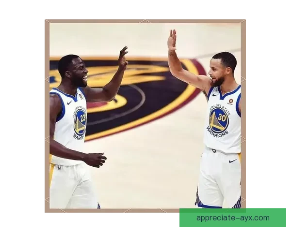 NBA最新动态：詹姆斯领衔湖人挑战勇士库里带队迎接新赛季冲击